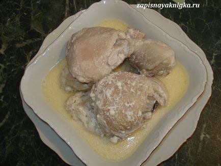 Пиле в сметанов сос с чесън рецепта