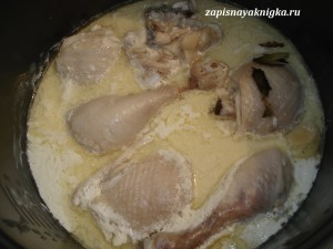 Пиле в сметанов сос с чесън рецепта
