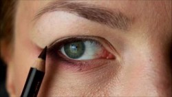 Грим за намалиха клепачи - грим, визуално за отваряне на очите