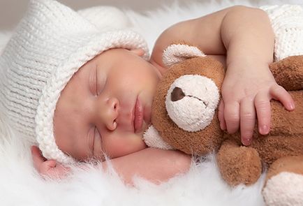 А новородено бебе не спи добре през нощта - търси причина