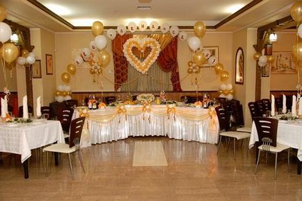 Декорация сватба зала с ръцете си (12 снимки)