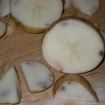 Защо е черна картофи след готвене и съхранение - решение