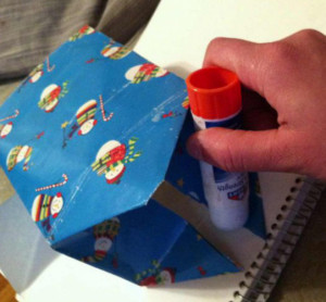 Подаръчни опаковки от хартия с ръцете си, изработени от хартия със собствените си ръце