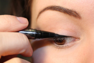 Eyeliner как да се прилагат и оттенък (око) Eyeliner как да се прилагат и оттенък