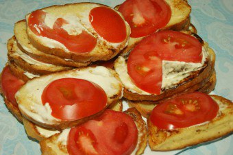Нека да се разбере как да се готви сандвичи с домати, чесън и сирене, както и други опции