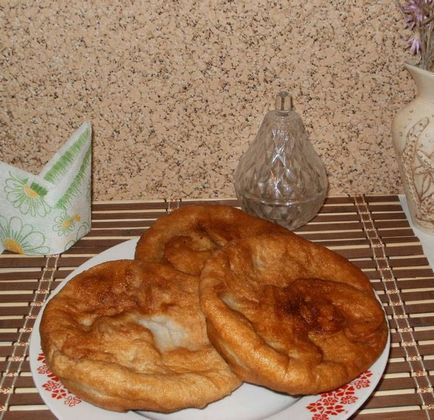 Tat рецепта как да се подготви домашно, вкусни belyashi с кайма