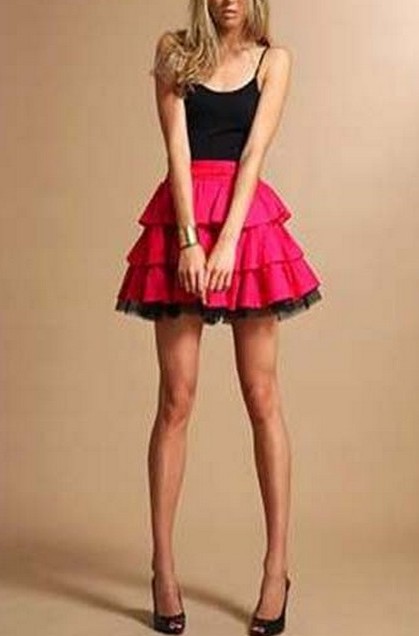 Pink пола, които идват и какво да облека с този гардероб елемент