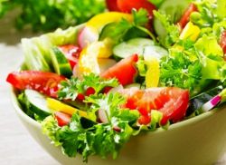 Салата от калмари с домати (сепия) Калмари салата с домати