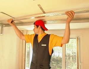 обновяването училище и интериор - ремонт на тавана