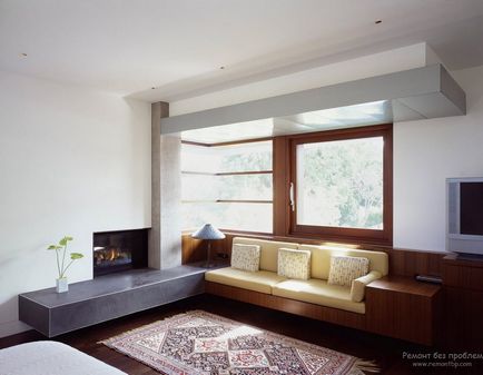 Модерният дизайн на прозорци в хола, стая с две или три големи и малки прозорци