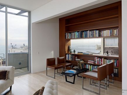 Модерният дизайн на прозорци в хола, стая с две или три големи и малки прозорци