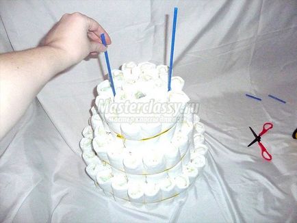 Торта от памперси с ръцете си