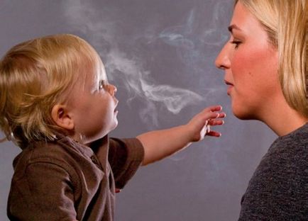 Ефектът от пушенето на бебето, любяща майка