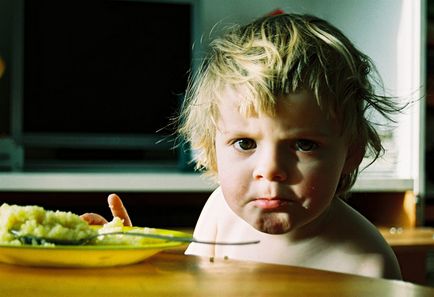 Как да се убеди детето да яде