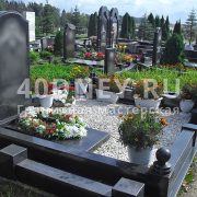Как да украсят гробове в гробищата