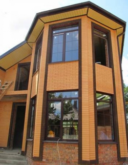 Къща със снимка залив прозорец, характеристики на дизайна, изграждането на портал