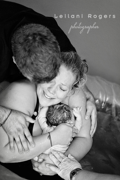 Снимки раждането и първите моменти от живота