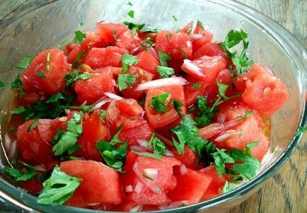 Кои салата може да се приготви и без домати краставици