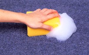 Как да се почисти килима у дома, без да отнемат от пода