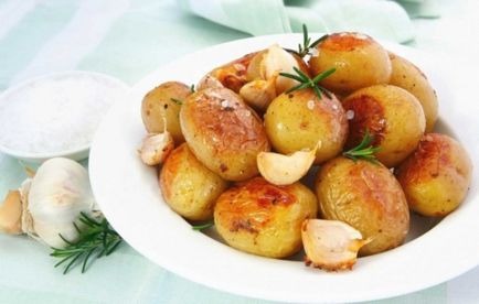 Как да готвя картофи печени с чесън, печено