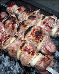 Как да се готви шишчета от свинско месо - свинско барбекю рецепти