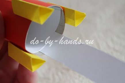 Как да си направим ракета от хартията с ръцете си