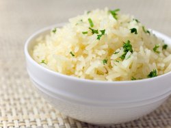 Как да се готви ориза, така че да не се държим заедно