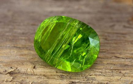 Stone prasiolite стойността на имота, за да зодиакални знаци, както и описание (свойства) Stone стойност prasiolite имот за знаците на зодиака и описание