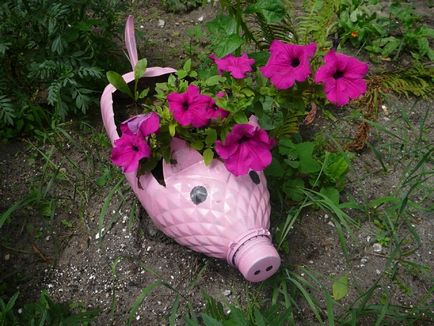 Flowerbeds на пластмасови бутилки (пластмасови бутилки легла) Легла на пластмасови бутилки