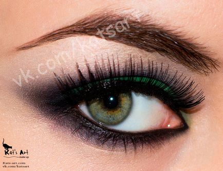 Грим за зелени очи брюнетки - съвети от двореца кралици