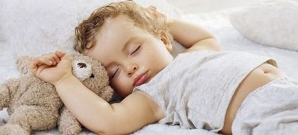 Защо едно дете не спи през нощта, често събуждане, когато детето започва да спи през нощта детето не е