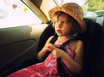 Причините за болестта на децата в колата, както и методи за справяне с тях