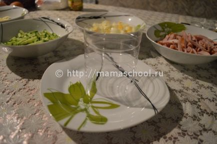 Салата с шунка, сирене и пресни краставици рецепта с стъпка по стъпка снимки