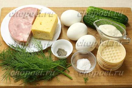 Салата с шунка, сирене и краставици - вкусна рецепта със снимка