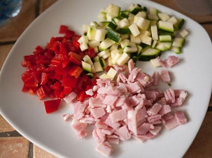 Салата с шунка, сирене, краставици (вкусна салата Хем краставица) Салата с шунка, сирене, краставица