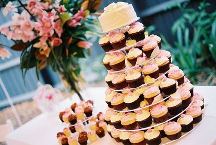 Сватбени торти са най-красивите снимки без мастика, с тарталети, двуетажно