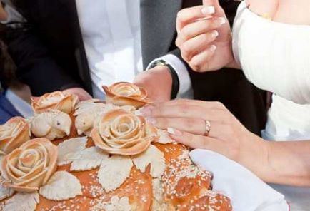 Сватбена пита традиция за младоженци