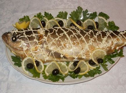 Carp печени цяло - вкусна рецепта (печка) Carp печени цяло - вкусна рецепта