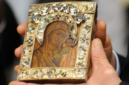 Това, което прави образа на Казанската Богородица и молитва към иконата