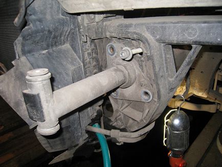 Смяна на времето колан Audi A6 с ръцете си (как да се замени времето Audi A6 колан на) Смяна на времето колан Audi A6 с ръцете си