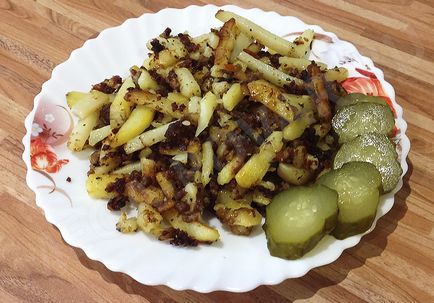 Пържени картофи с месо (скара) Пържени картофи с месо