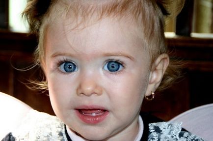 Озъбена признаци на първия или млечни Зубков в детето, което означава, че разликата между тях и суеверия