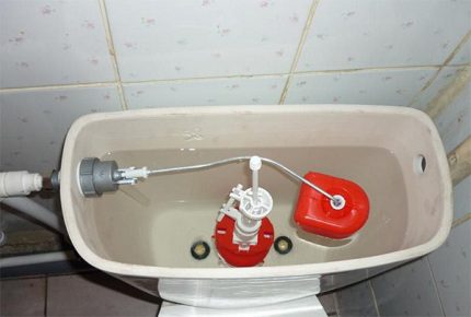 Plutitorul pentru WC cum să se adapteze și schimbarea în rezervor