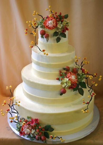 15 Найкрасивіших осінніх весільних тортів
