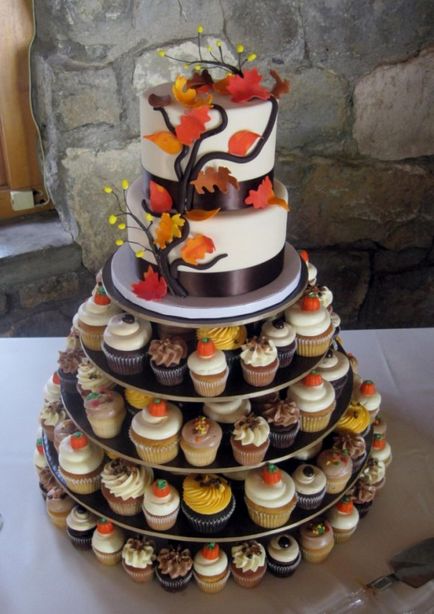 15 Найкрасивіших осінніх весільних тортів