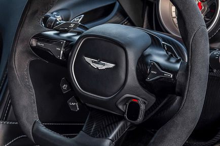 Aston martin db10 - новий автомобіль Джеймса Бонда