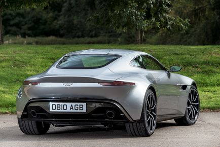 Aston Martin db10 - új autó James Bond