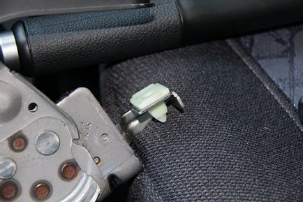 Детальний фотозвіт як замінити ручник в зборі на форд фьюжн