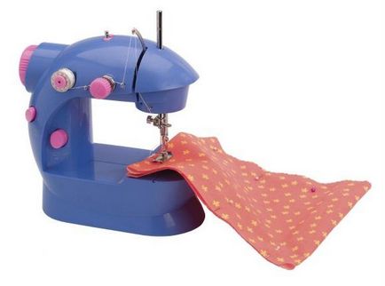 Дитяча швейна машинка - прекрасний подарунок юної модниці