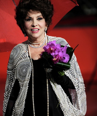 Gina Lollobridge fotografiază acum și în tinerețe, viața personală a celei mai frumoase actrițe